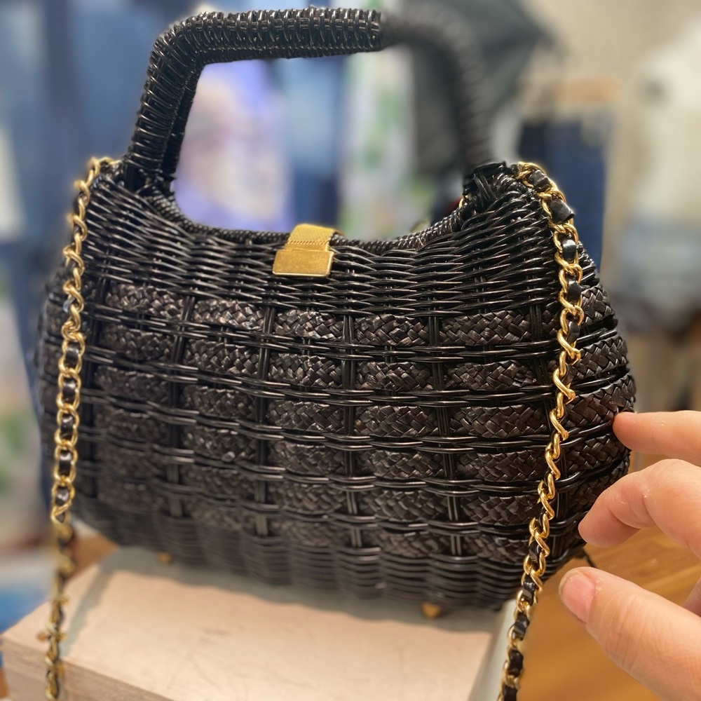 Rattan Benchmade Leather Works Inc. Purse - Picture 9 of 11